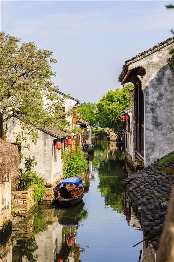 古鎮(zhèn)最美季節(jié)，你就是畫中人