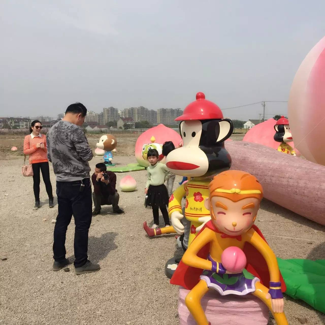 古鎮(zhèn)之外的新場，或許更有新意