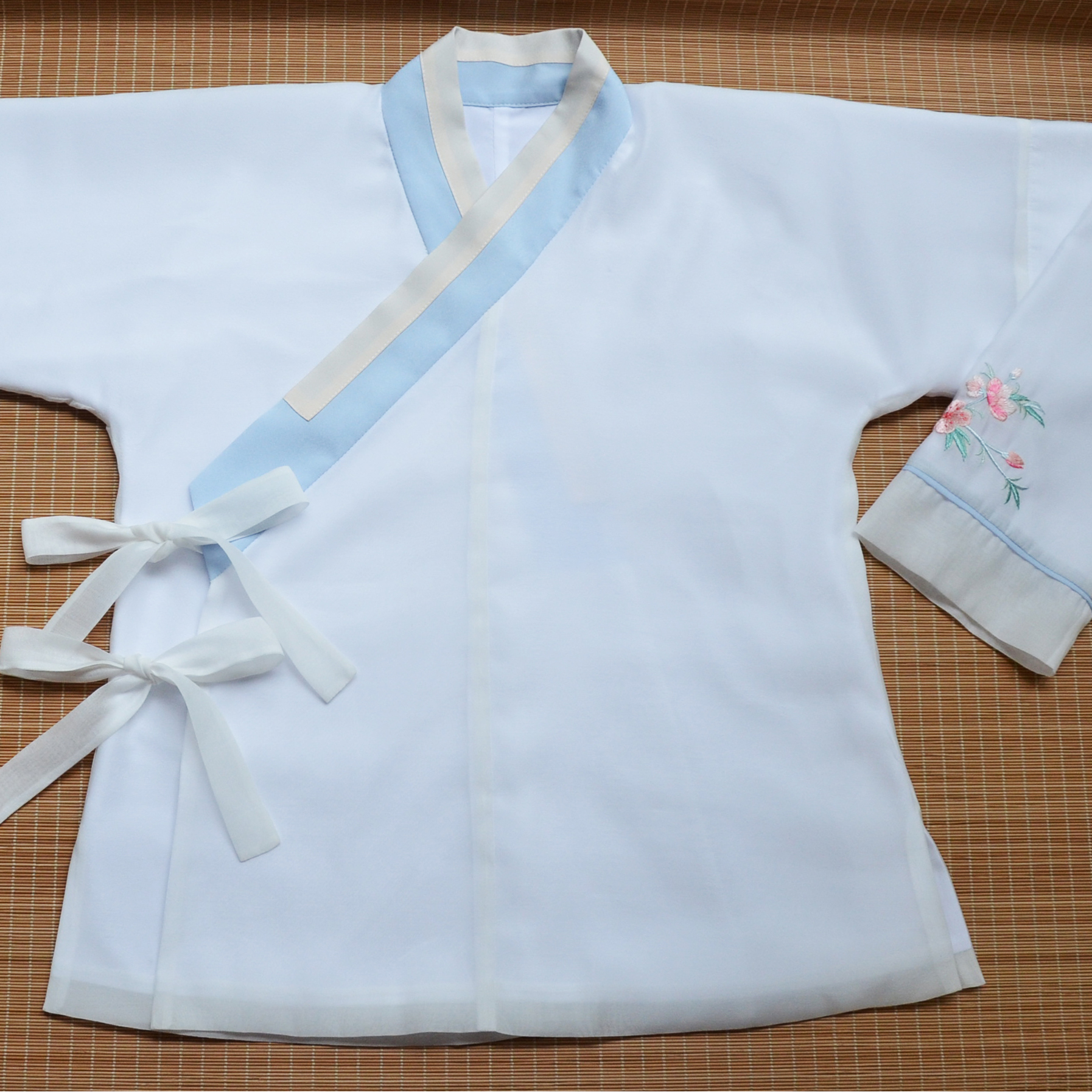 方領(lǐng)馬甲漢服，俏皮可愛漢服圖片