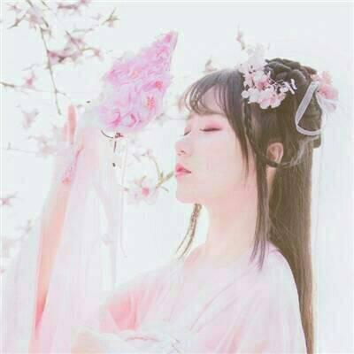 唯美女生頭像：真人古風頭像