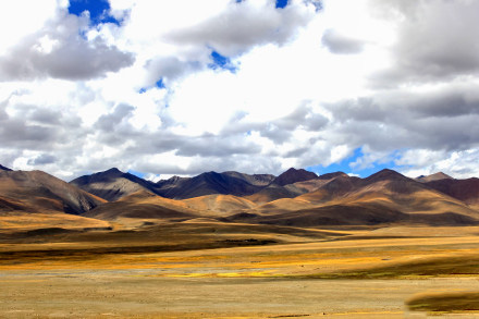藍天白云，晴空萬里風景圖