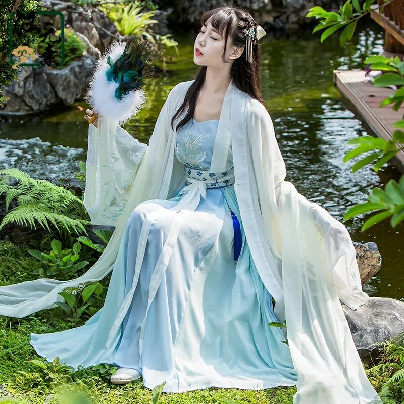 古風(fēng)淡藍(lán)仙女漢服，清新淡雅襦裙?jié)h服圖片