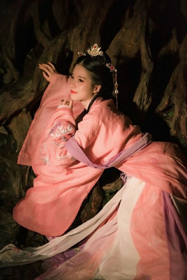 粉紅齊腰襦裙?jié)h服，魏晉風(fēng)大袖衫彩虹裙圖片