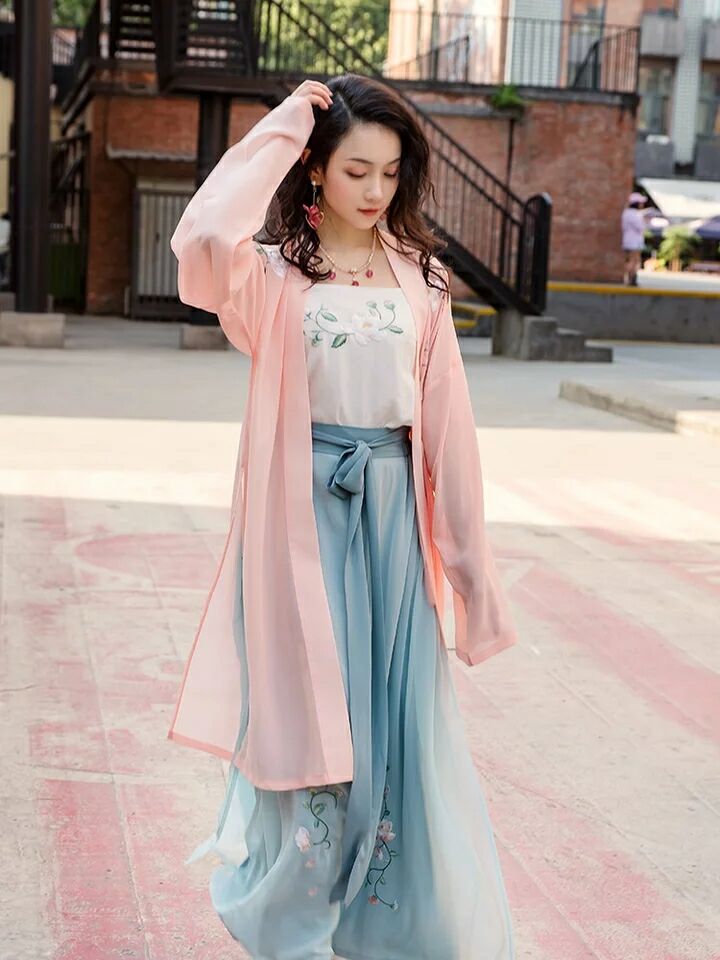 玉簟傳統(tǒng)漢服，家佳樂文學(xué)刺繡古裝圖片