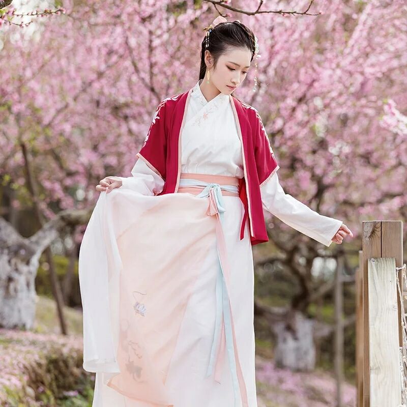 仙女縹緲漢服，且看韶華傾負(fù)