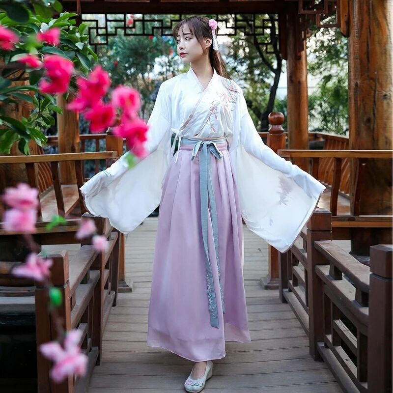 交領(lǐng)襦裙?jié)h服，粉紅清新淡雅漢服圖片