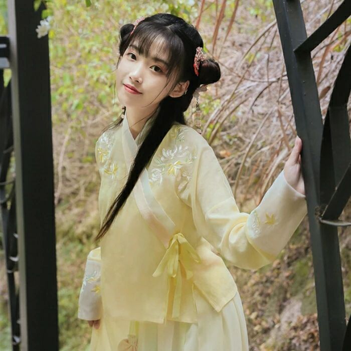 雨縑縑意漢服，清新刺繡襦裙?jié)h服圖片