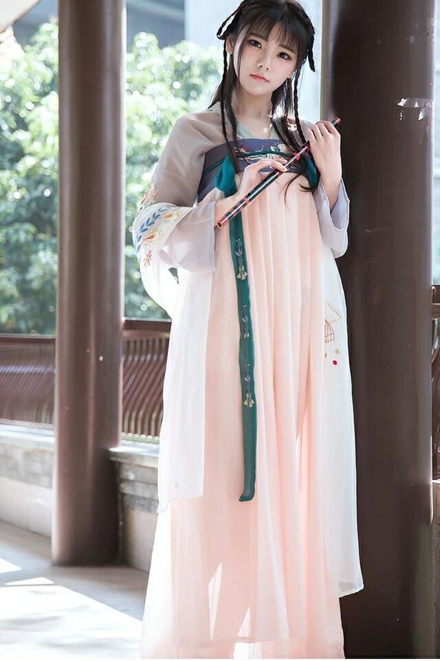 古風(fēng)優(yōu)美淡雅，仙氣縹緲漢服