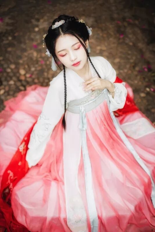 四款大明風度的漢服圖片，且看漢服的端莊雅致