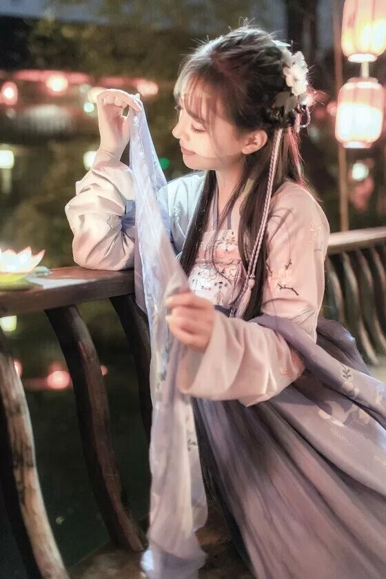 20款傷感古風(fēng)句子：煙雨遙，人在紅塵飄