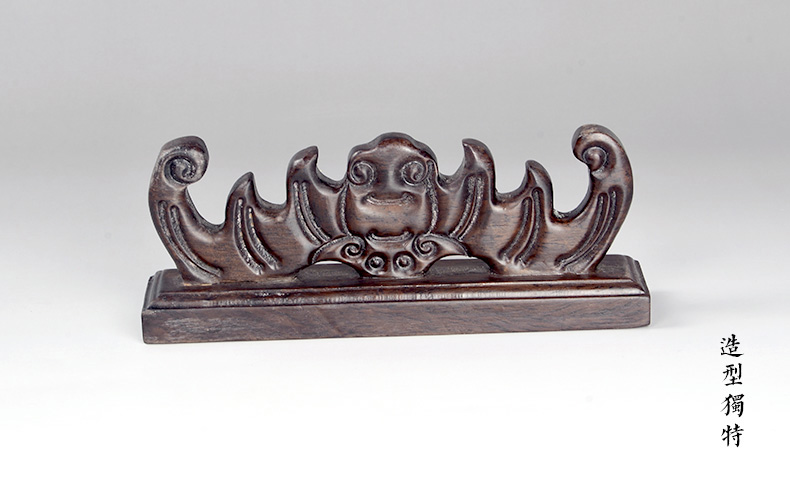 雞翅木精工細(xì)作，大蝙蝠筆架