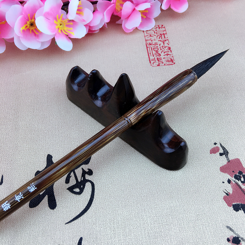 線條優(yōu)美的黒梓木文房筆架