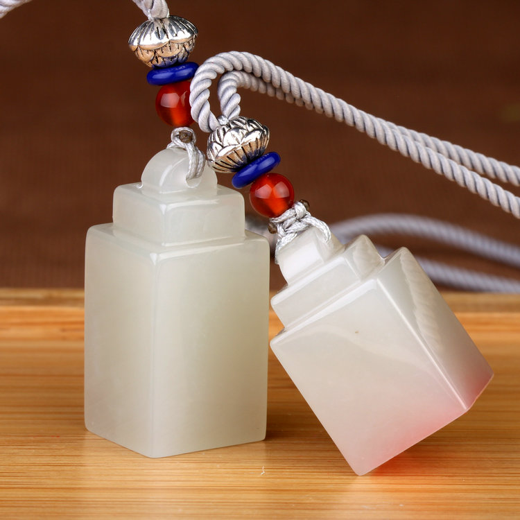 細膩清透白玉印章