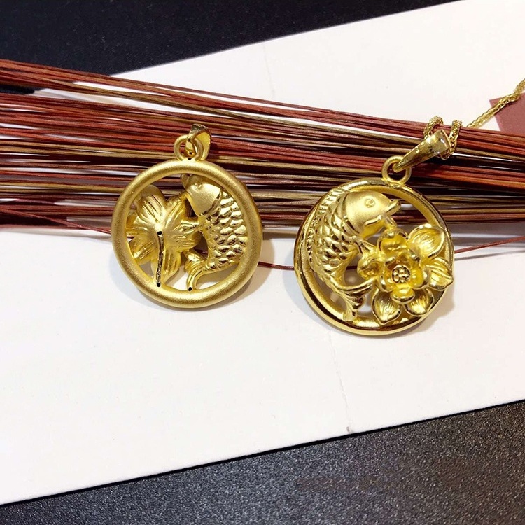 年年有余，鯉魚抱蓮花吊墜