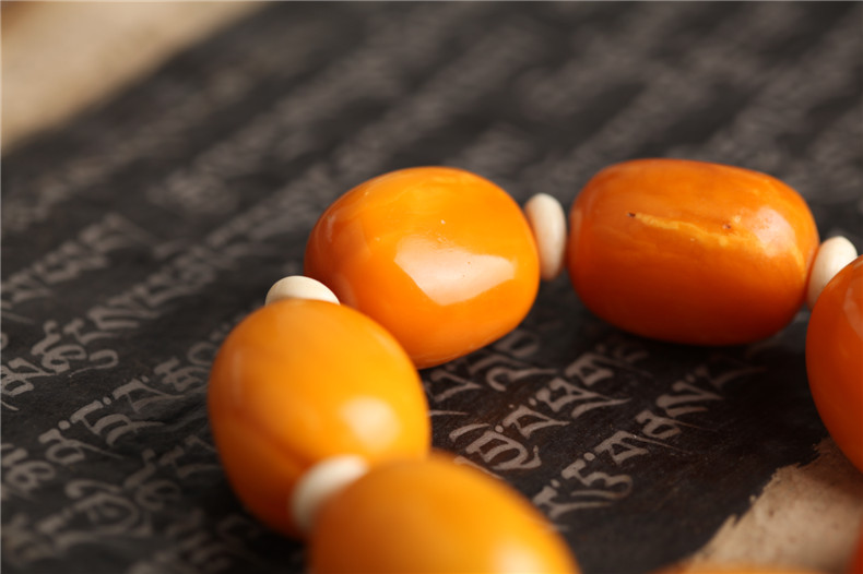 收藏級(jí)百年傳世古董老蜜蠟手串