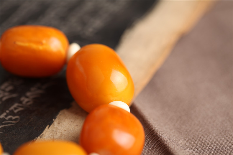 收藏級(jí)百年傳世古董老蜜蠟手串