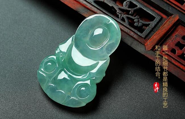 冰種翡翠觀音，飄綠緬甸翡翠觀音吊墜