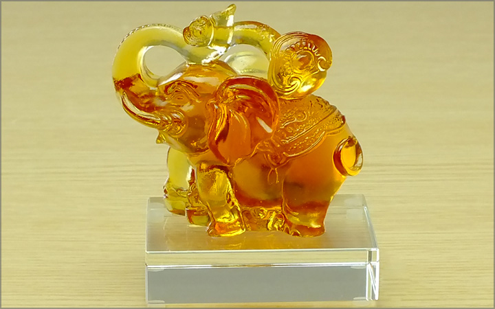 琉璃吉祥如意工藝品，琉璃的意思