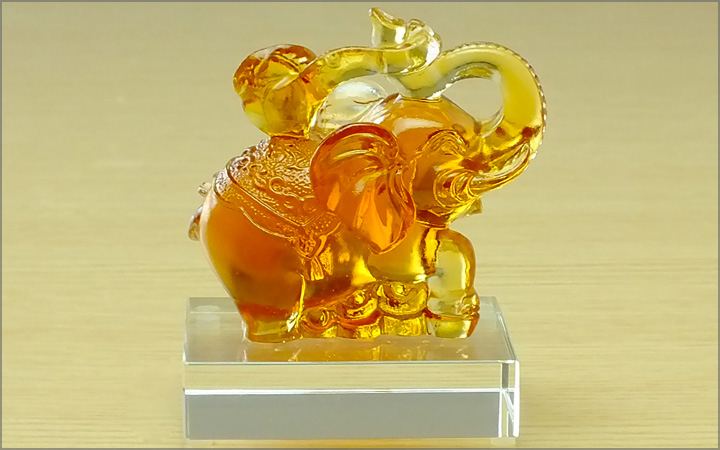 琉璃吉祥如意工藝品，琉璃的意思