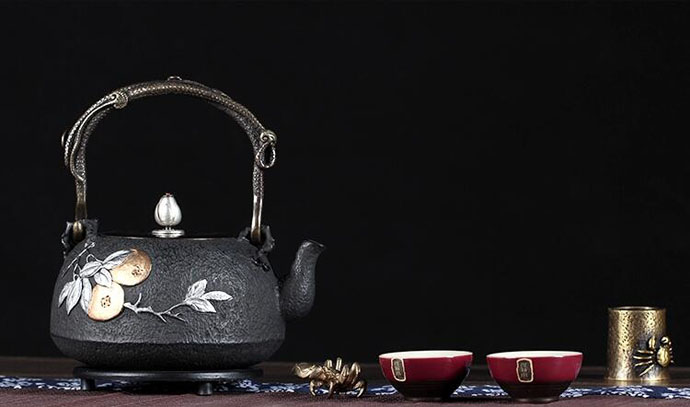 日本鐵壺純手工鑲銀茶壺，日本鐵壺歷史