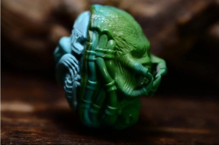 原礦綠松石雕件吊墜:鐵血戰(zhàn)士