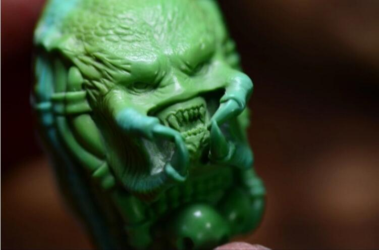 原礦綠松石雕件吊墜:鐵血戰(zhàn)士