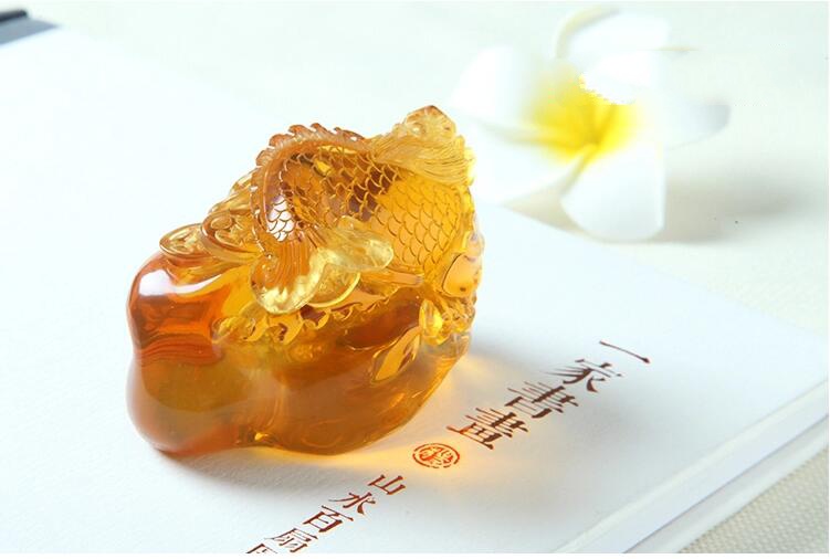 緬甸琥珀獨(dú)占鰲頭吊墜，緬甸琥珀的鑒別方法