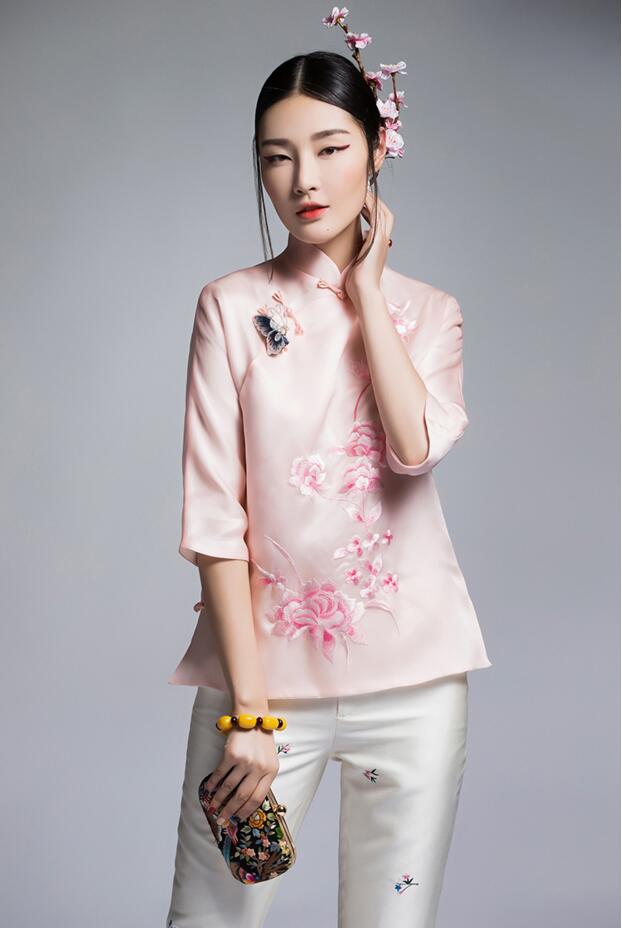 家佳樂文學(xué)復(fù)古七分袖真絲刺繡改良唐裝女