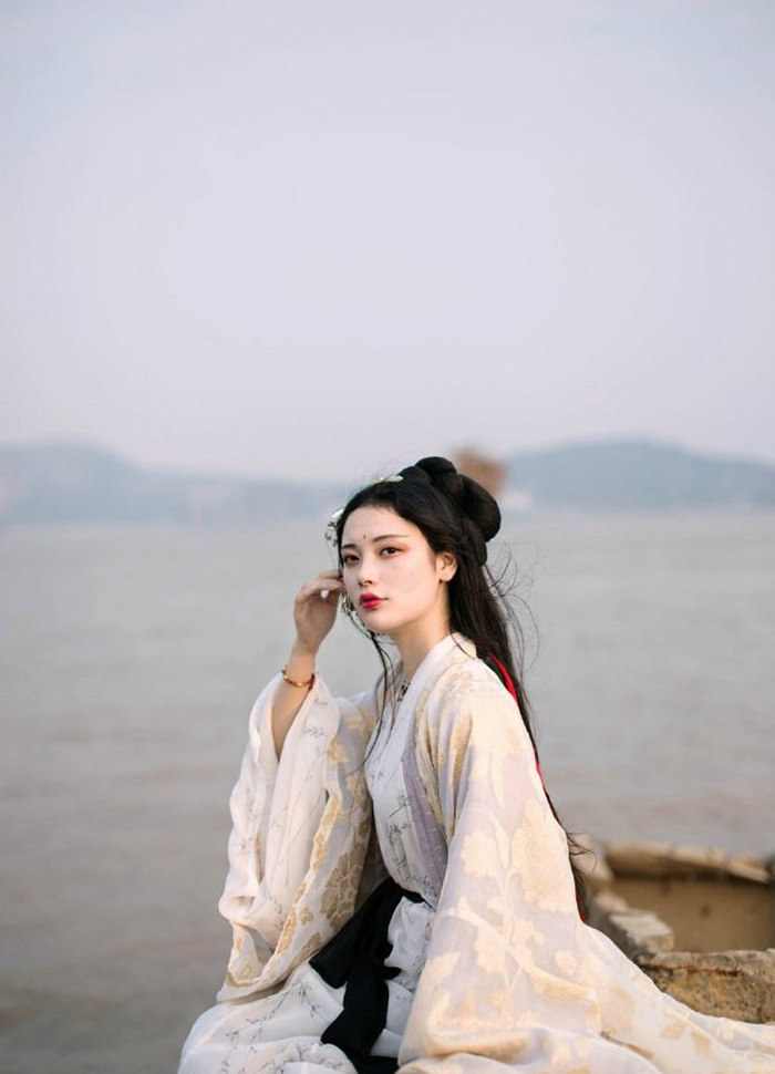 古裝攝影:九月深閨思念瘦