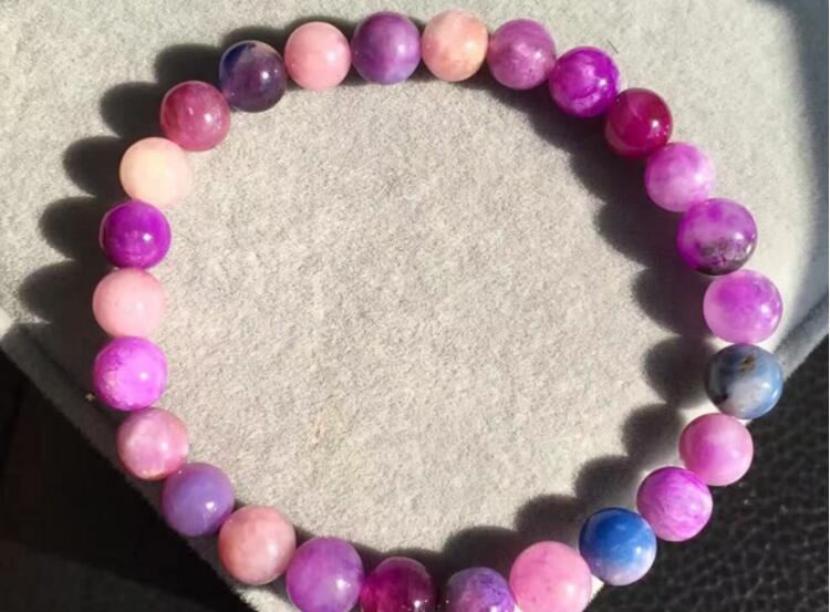 水晶，女生最好的裝飾品?。ㄈ? src="/wenxue/d/file/bigpic/190404/04/7-1F22Q15950.jpg" / data-Q2A9="w7ZXYE"></p>
<p style="text-align: center;" data-WaCO="HW0IQb">
	<img alt=