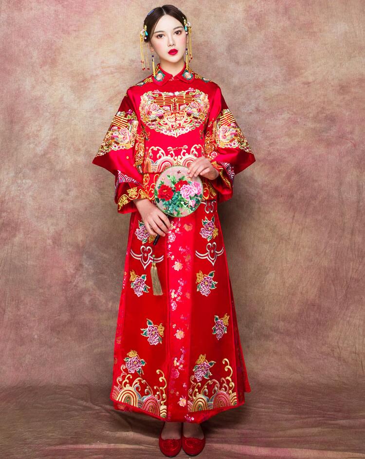 復(fù)古中國紅刺繡龍鳳褂新娘中式禮服圖片