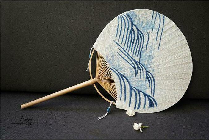 家佳樂文學(xué)復(fù)古刺繡和風(fēng)扇