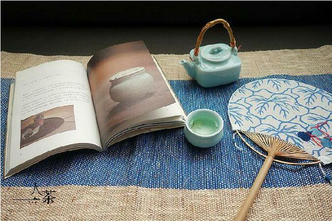 家佳樂文學(xué)復(fù)古刺繡和風(fēng)扇