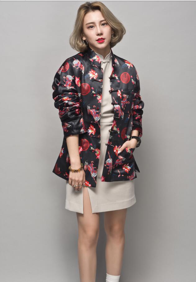 家佳樂文學(xué)麒麟印花盤扣唐裝圖片