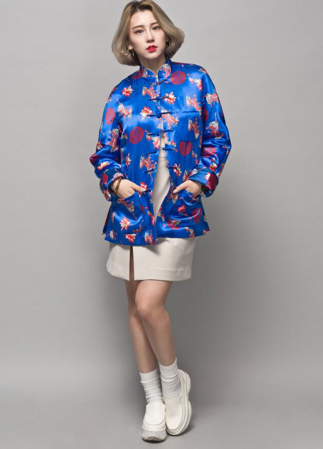 家佳樂文學(xué)麒麟印花盤扣唐裝圖片