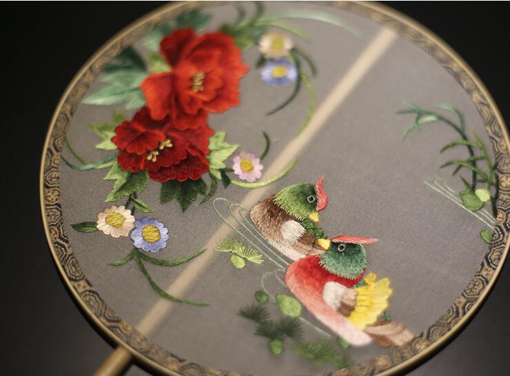 家佳樂文學(xué)刺繡真絲宮扇