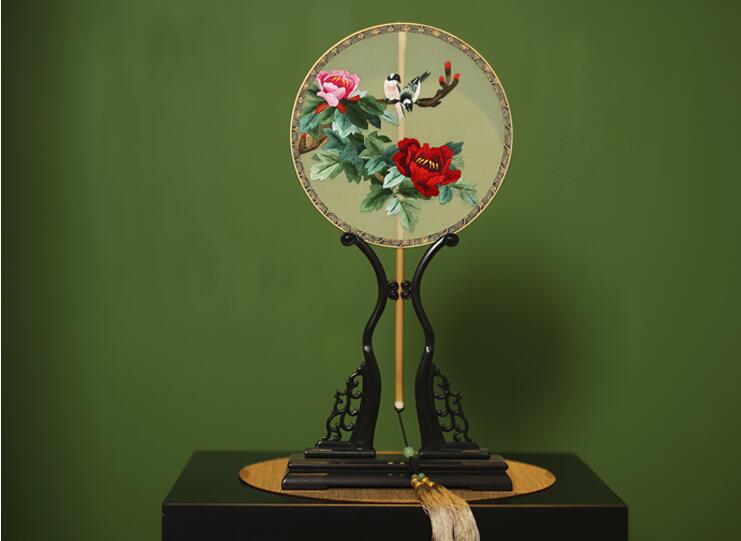 家佳樂文學(xué)刺繡真絲宮扇