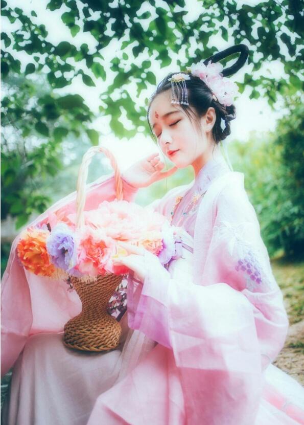 徐嬌漢服古裝圖片，家佳樂(lè)文學(xué)圖片