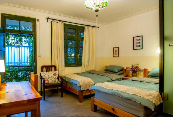 蒼山腳下的民宿，古城內(nèi)貓三家清靜四合小院民