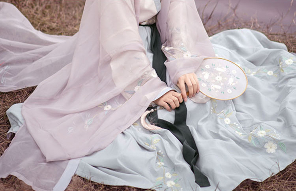 漢服 刺繡齊腰襦裙大袖衫