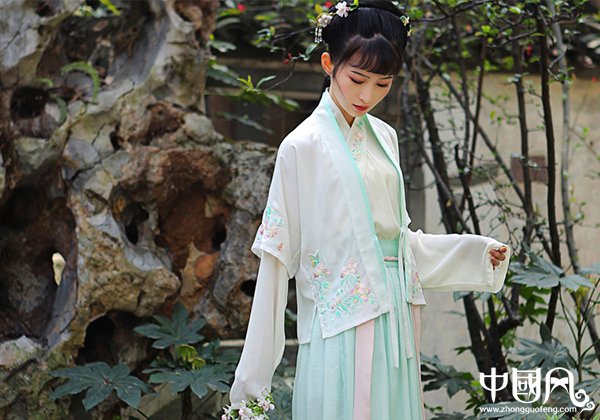 改良漢服交領(lǐng)襦裙 對襟半臂齊腰