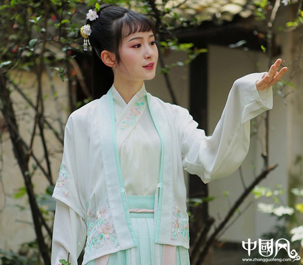 改良漢服交領(lǐng)襦裙 對襟半臂齊腰