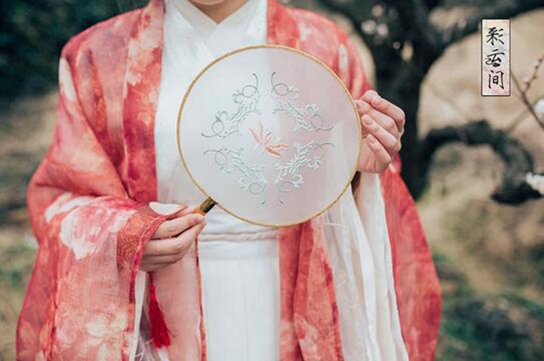 家佳樂文學(xué)繡花簡約清新團扇