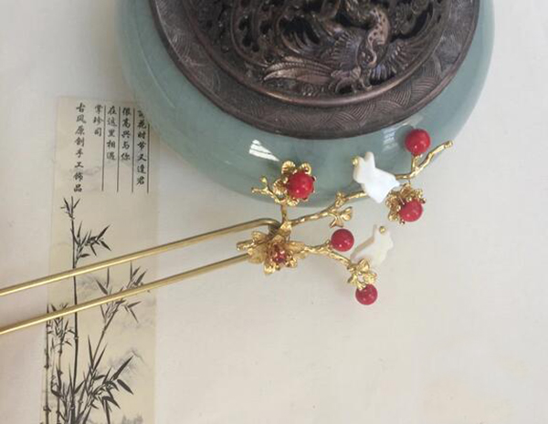 兔子簪 家佳樂文學(xué)紅珠玉兔發(fā)簪