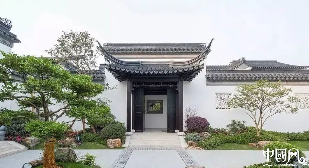 分析單位大門(mén)風(fēng)水朝向，了解八方位顏色屬性