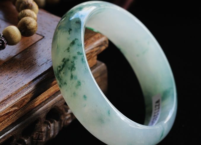 玉鐲子破碎有什么說(shuō)法？了解玉鐲的寓意