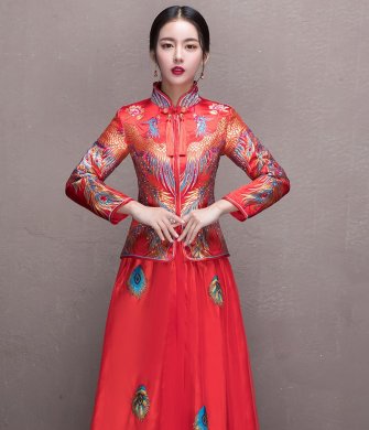 鳳凰刺繡新娘禮服，輕紗裙擺中式禮服