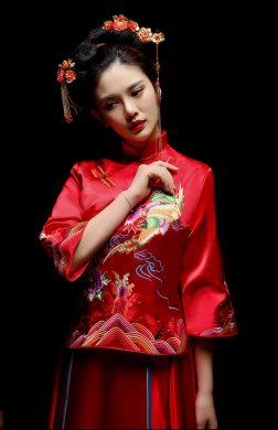 鳳凰刺繡新娘禮服，古典大氣中式禮服