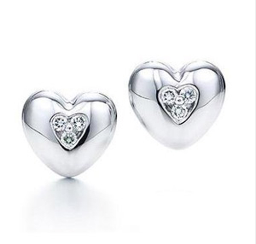 愛(ài)美的女孩子快來(lái)看，飾品也能增加你的桃花運(yùn)