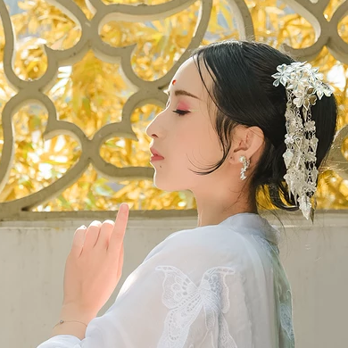 青山煙雨女生頭像，唯美古風(fēng)真人頭像